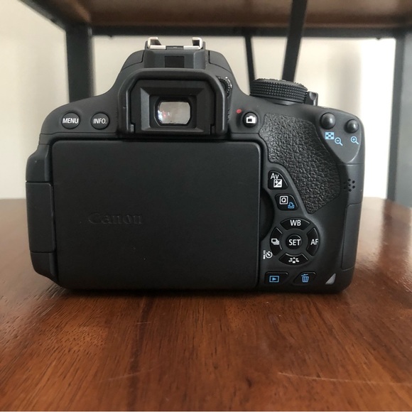 Canon t5i camera + accessories! - Picture 3 of 10